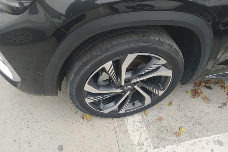 Used Geely Auto Monjaro L 2021 2.0TD DCT EVO Two-Wheel Drive Smart Luxury Version Left Front Wheel Hub
