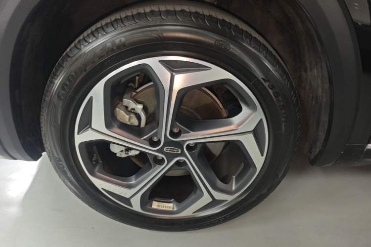 Used Geely Auto Monjaro L 2021 2.0TD DCT EVO Two-Wheel Drive Prestige Version Left Front Wheel Hub