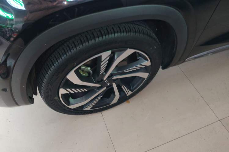 Used Geely Auto Monjaro L 2021 2.0TD DCT EVO Two-Wheel Drive Smart Luxury Version Left Front Wheel Hub