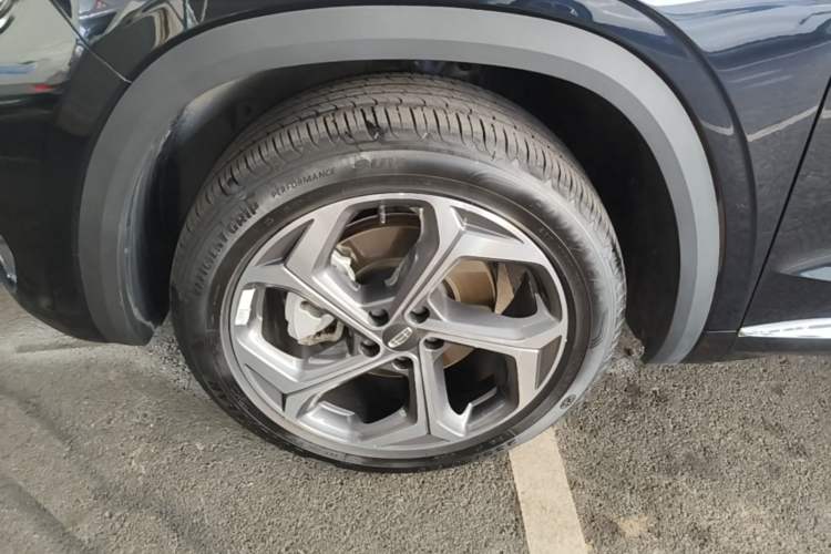 Used Geely Auto Monjaro L 2021 2.0TD DCT EVO Two-Wheel Drive Prestige Version Left Front Wheel Hub