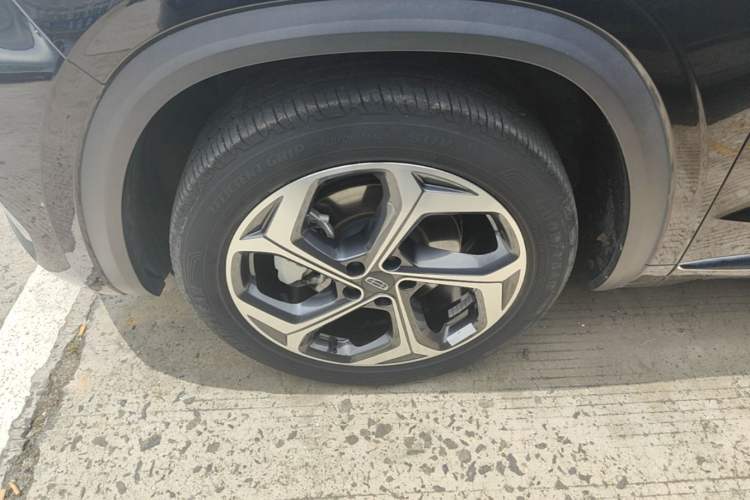 Used Geely Auto Monjaro L 2021 2.0TD DCT EVO Two-Wheel Drive Prestige Version Left Front Wheel Hub