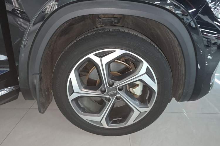 Used Geely Auto Monjaro L 2021 2.0TD DCT EVO Two-Wheel Drive Prestige Version Left Front Wheel Hub
