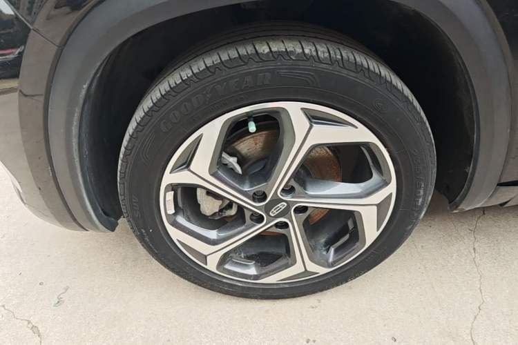 Used Geely Auto Monjaro L 2021 2.0TD DCT EVO Two-Wheel Drive Prestige Version Left Front Wheel Hub