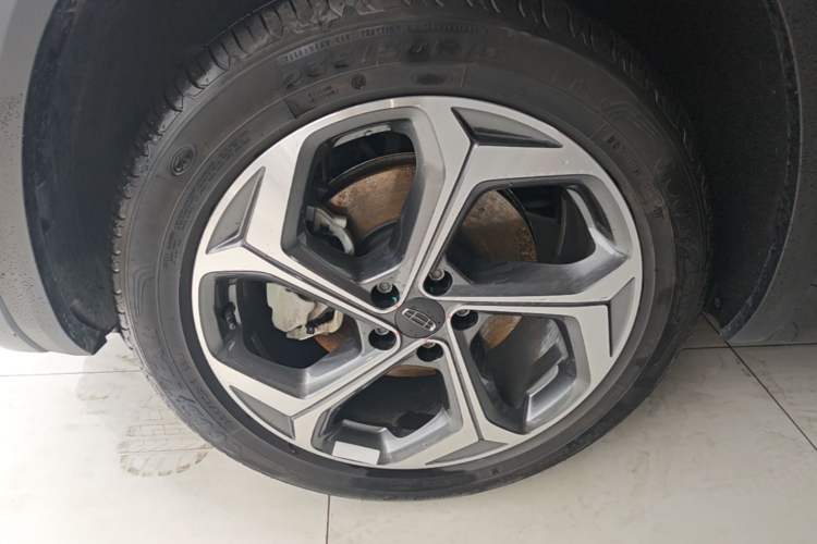Used Geely Auto Monjaro L 2021 2.0TD DCT EVO Two-Wheel Drive Prestige Version Left Front Wheel Hub