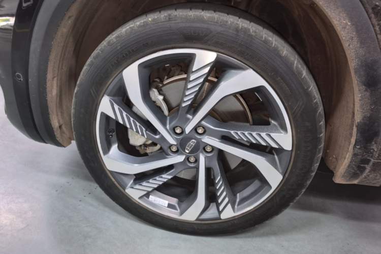 Used Geely Auto Monjaro L 2021 2.0TD High-Power Automatic All-Wheel-Drive Flagship Version Left Front Wheel Hub