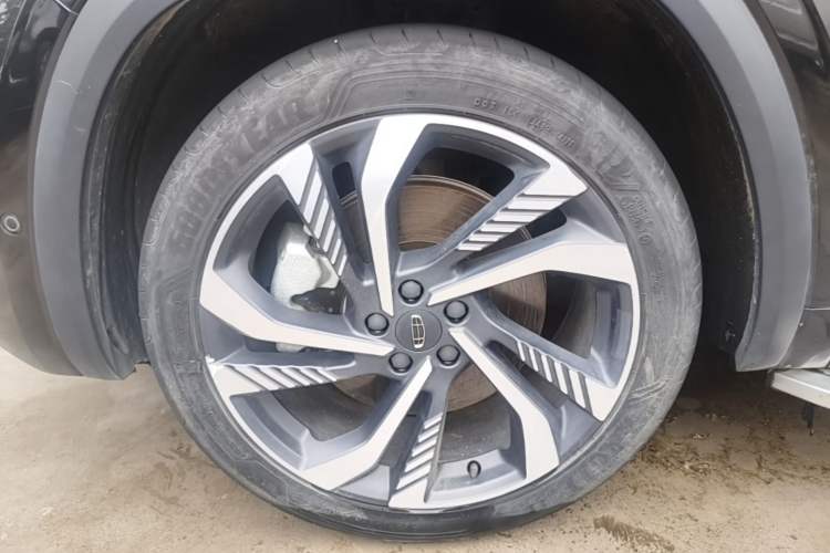 Used Geely Auto Monjaro L 2021 2.0TD High-Power Automatic All-Wheel-Drive Flagship Version Left Front Wheel Hub