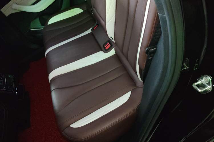 Used Geely Auto Monjaro L 2021 2.0TD DCT EVO Two-Wheel Drive Smart Luxury Version Left Rear Seat