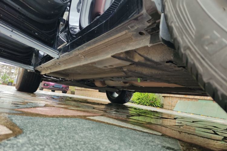 Used Geely Auto Monjaro L 2021 2.0TD DCT EVO Two-Wheel Drive Prestige Version Left Side Sill
