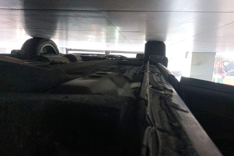 Used Geely Auto Monjaro L 2021 2.0TD DCT EVO Two-Wheel Drive Prestige Version Left Side Sill