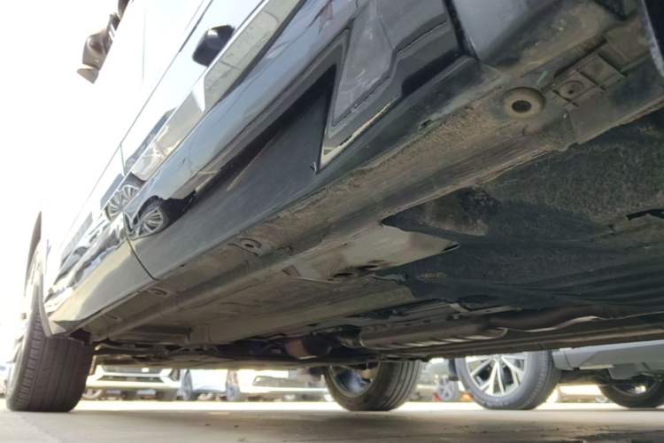 Used Geely Auto Monjaro L 2021 2.0TD High-Power Automatic All-Wheel-Drive Flagship Version Left Side Sill