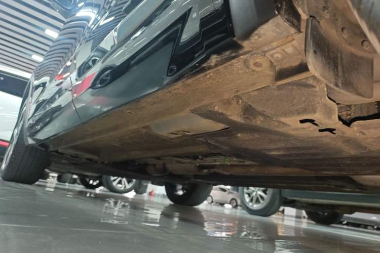 Used Geely Auto Monjaro L 2021 2.0TD DCT EVO Two-Wheel Drive Prestige Version Left Side Sill