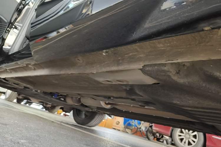 Used Geely Auto Monjaro L 2021 2.0TD DCT EVO Two-Wheel Drive Prestige Version Left Side Sill