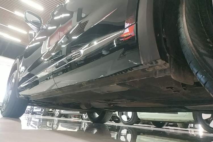 Used Geely Auto Monjaro L 2021 2.0TD DCT EVO Two-Wheel Drive Prestige Version Left Side Sill