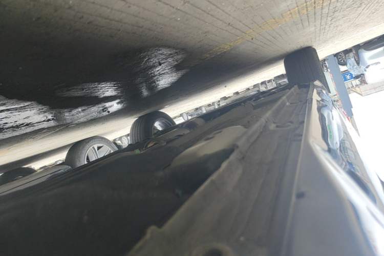 Used Geely Auto Monjaro L 2021 2.0TD DCT EVO Two-Wheel Drive Prestige Version Left Side Sill
