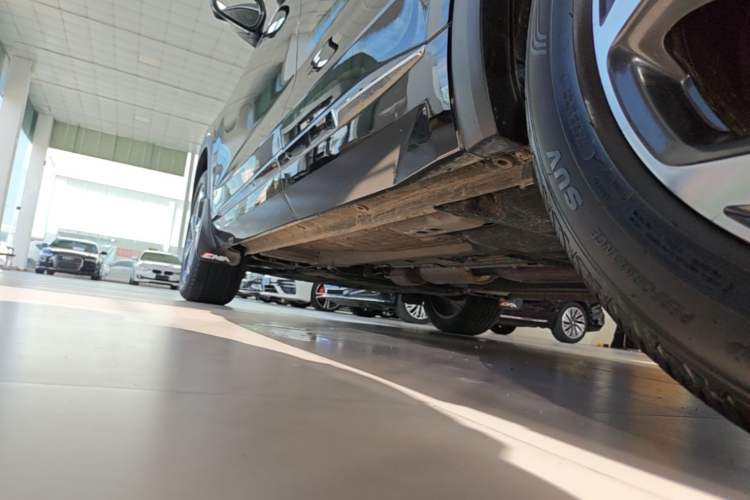 Used Geely Auto Monjaro L 2021 2.0TD DCT EVO Two-Wheel Drive Prestige Version Left Side Sill