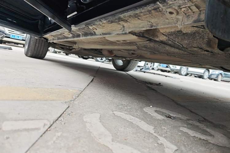 Used Geely Auto Monjaro L 2021 2.0TD DCT EVO Two-Wheel Drive Prestige Version Left Side Sill