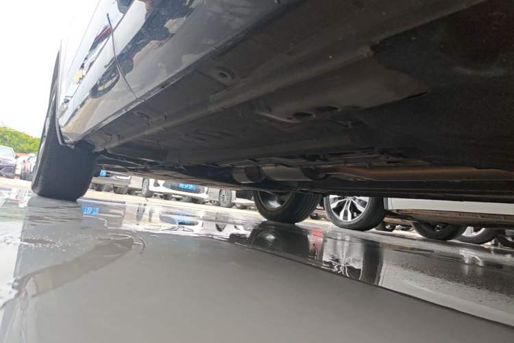 Used Geely Auto Monjaro L 2021 2.0TD DCT EVO Two-Wheel Drive Prestige Version Left Side Sill
