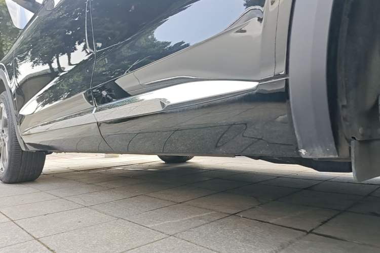 Used Geely Auto Monjaro L 2021 2.0TD DCT EVO Two-Wheel Drive Prestige Version Left Side Sill