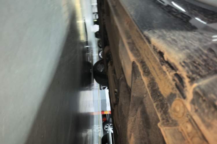 Used Geely Auto Monjaro L 2021 2.0TD High-Power Automatic All-Wheel-Drive Flagship Version Left Side Sill