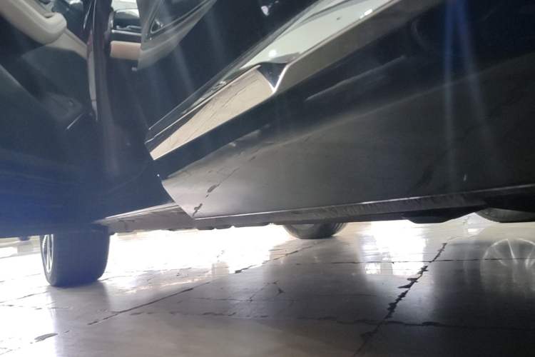 Used Geely Auto Monjaro L 2021 2.0TD DCT EVO Two-Wheel-Drive Flagship Version Left Side Sill