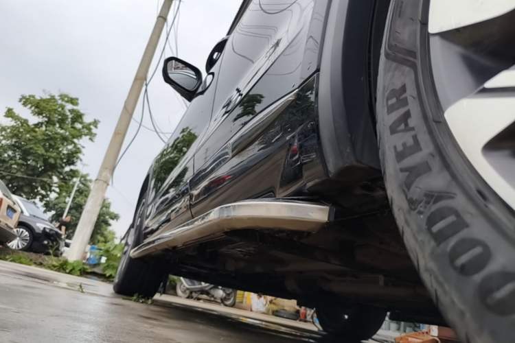 Used Geely Auto Monjaro L 2021 2.0TD High-Power Automatic All-Wheel-Drive Flagship Version Left Side Sill