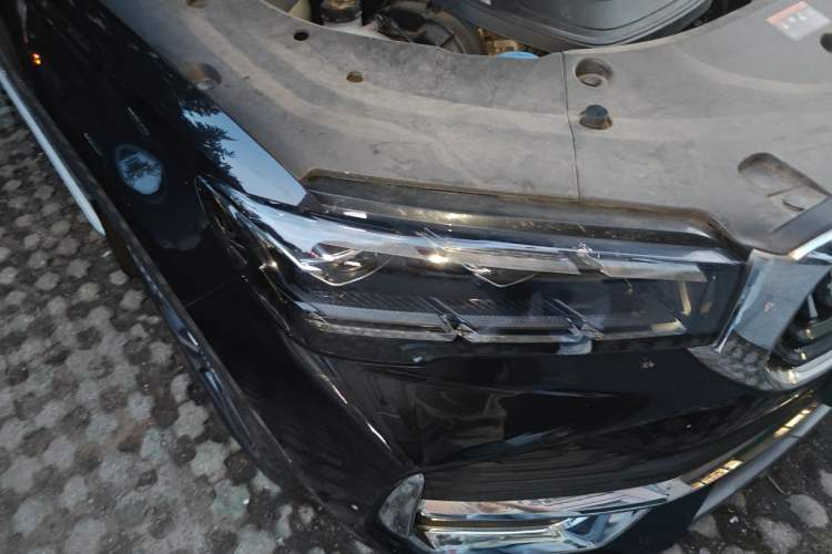 Used Geely Auto Monjaro L 2021 2.0TD DCT EVO Two-Wheel Drive Smart Luxury Version Right Front Headlight