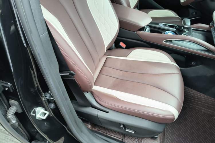 Used Geely Auto Monjaro L 2021 2.0TD DCT EVO Two-Wheel Drive Prestige Version Right Front Seat
