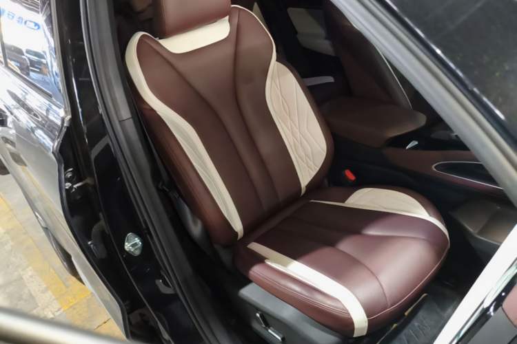 Used Geely Auto Monjaro L 2021 2.0TD DCT EVO Two-Wheel Drive Smart Luxury Version Right Front Seat