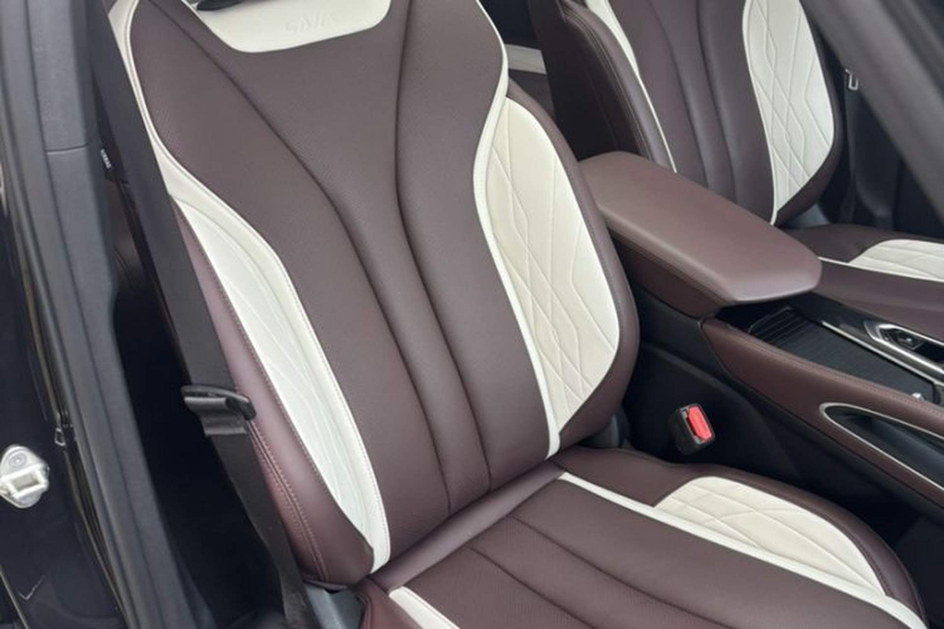 Used Geely Auto Monjaro L 2021 2.0TD DCT EVO Two-Wheel Drive Prestige Version Right Front Seat
