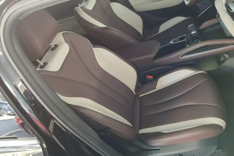 Used Geely Auto Monjaro L 2021 2.0TD DCT EVO Two-Wheel Drive Prestige Version Right Front Seat
