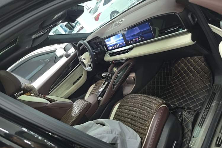 Used Geely Auto Monjaro L 2021 2.0TD DCT EVO Two-Wheel Drive Smart Luxury Version Right Front Seat
