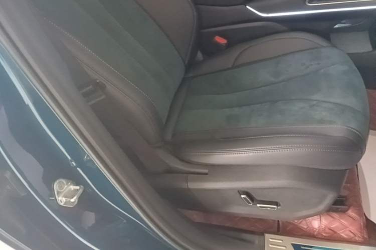 Used Geely Auto Monjaro L 2021 2.0TD High-Power Automatic All-Wheel-Drive Flagship Version Right Front Seat