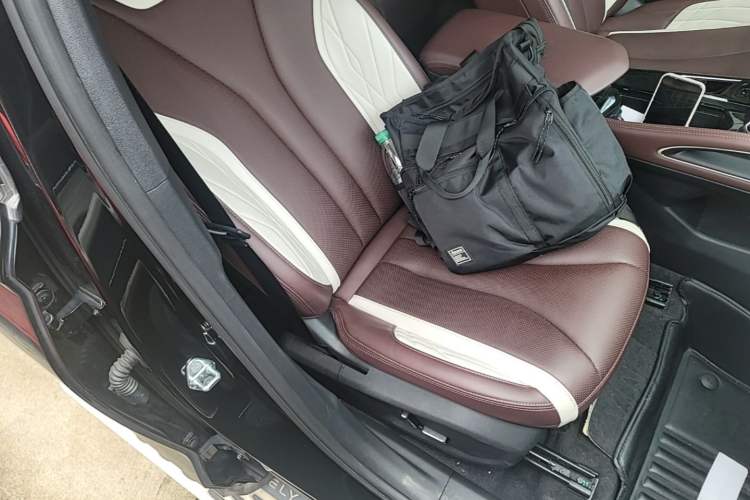 Used Geely Auto Monjaro L 2021 2.0TD DCT EVO Two-Wheel Drive Prestige Version Right Front Seat