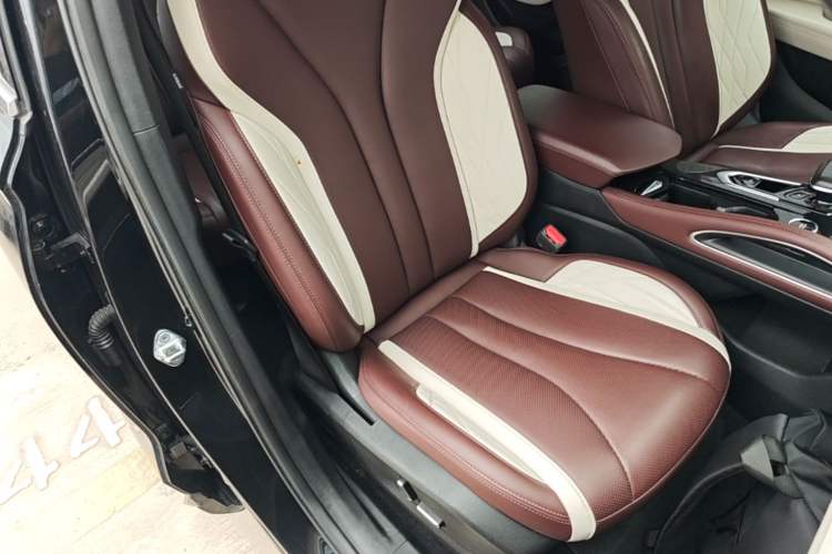 Used Geely Auto Monjaro L 2021 2.0TD DCT EVO Two-Wheel Drive Prestige Version Right Front Seat