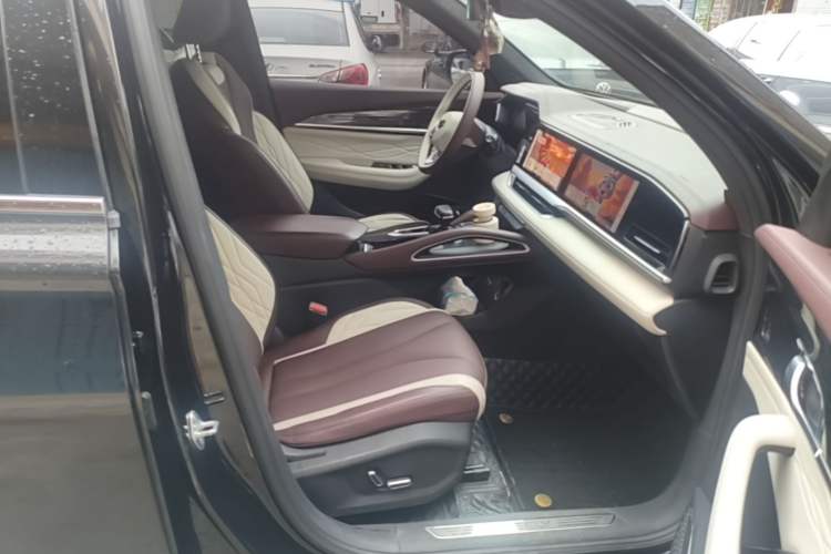 Used Geely Auto Monjaro L 2021 2.0TD High-Power Automatic All-Wheel-Drive Flagship Version Right Front Seat