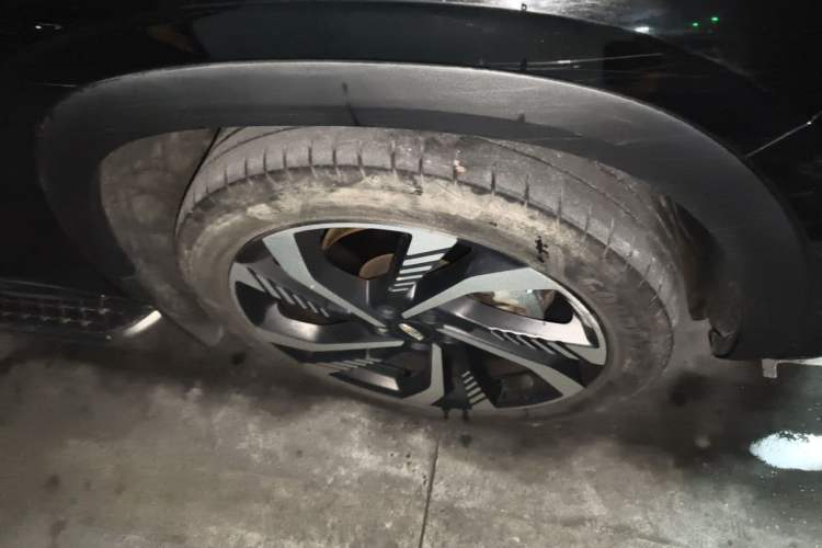 Used Geely Auto Monjaro L 2021 2.0TD DCT EVO Two-Wheel-Drive Flagship Version Right Front Wheel Hub