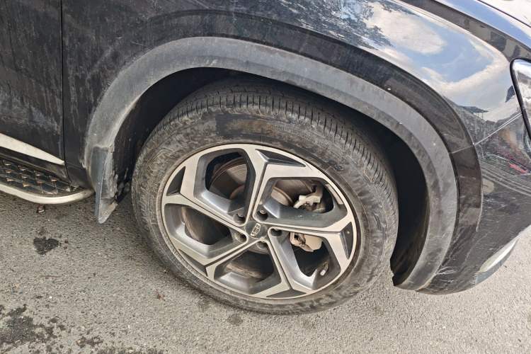 Used Geely Auto Monjaro L 2021 2.0TD DCT EVO Two-Wheel Drive Prestige Version Right Front Wheel Hub