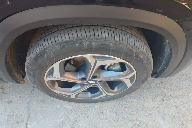 Used Geely Auto Monjaro L 2021 2.0TD DCT EVO Two-Wheel Drive Prestige Version Right Front Wheel Hub