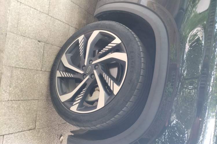Used Geely Auto Monjaro L 2021 2.0TD High-Power Automatic All-Wheel-Drive Flagship Version Right Front Wheel Hub