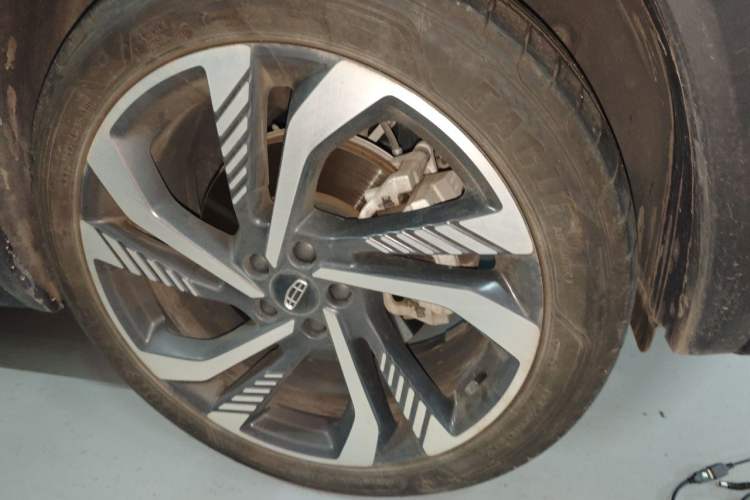 Used Geely Auto Monjaro L 2021 2.0TD DCT EVO Two-Wheel Drive Smart Luxury Version Right Front Wheel Hub