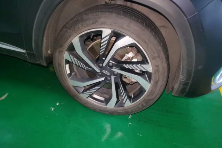 Used Geely Auto Monjaro L 2021 2.0TD High-Power Automatic All-Wheel-Drive Flagship Version Right Front Wheel Hub