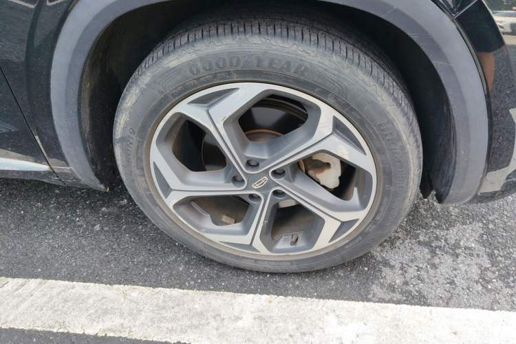 Used Geely Auto Monjaro L 2021 2.0TD DCT EVO Two-Wheel Drive Prestige Version Right Front Wheel Hub