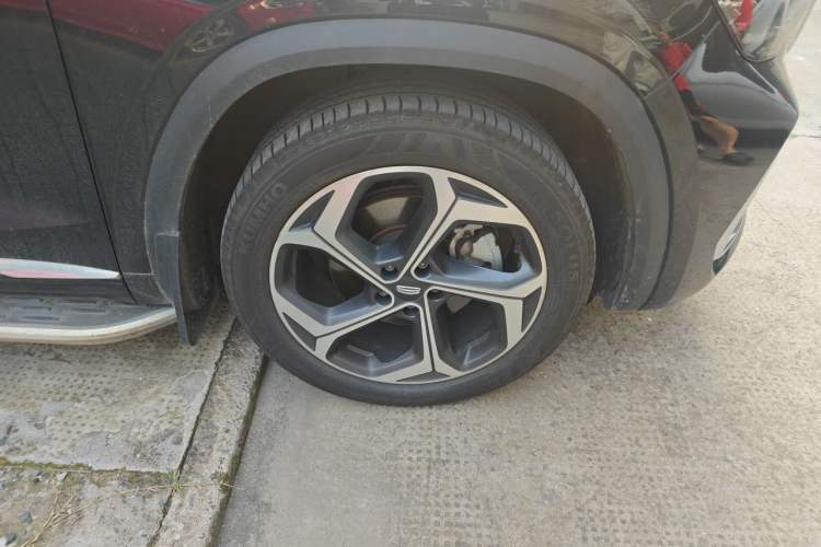 Used Geely Auto Monjaro L 2021 2.0TD DCT EVO Two-Wheel Drive Prestige Version Right Front Wheel Hub