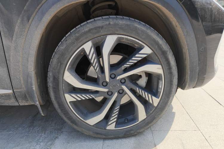 Used Geely Auto Monjaro L 2021 2.0TD DCT EVO Two-Wheel-Drive Flagship Version Right Front Wheel Hub