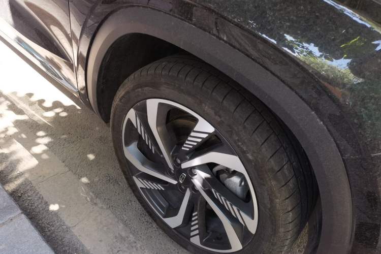 Used Geely Auto Monjaro L 2021 2.0TD High-Power Automatic All-Wheel-Drive Flagship Version Right Front Wheel Hub