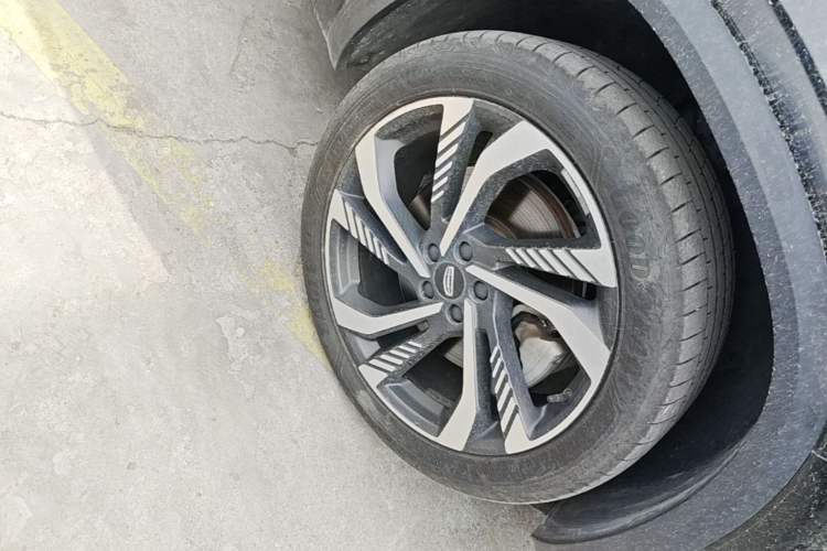 Used Geely Auto Monjaro L 2021 2.0TD High-Power Automatic All-Wheel-Drive Flagship Version Right Front Wheel Hub