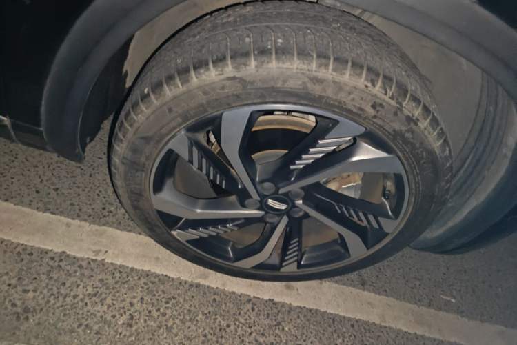Used Geely Auto Monjaro L 2021 2.0TD DCT EVO Two-Wheel Drive Smart Luxury Version Right Front Wheel Hub