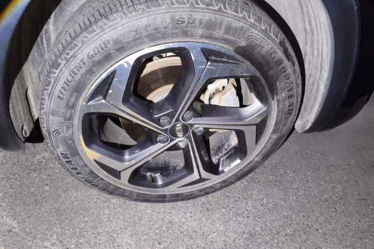 Used Geely Auto Monjaro L 2021 2.0TD DCT EVO Two-Wheel Drive Prestige Version Right Front Wheel Hub