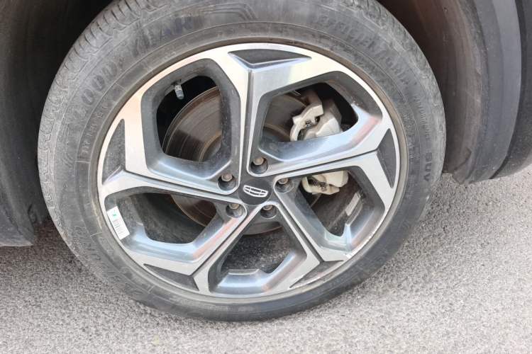 Used Geely Auto Monjaro L 2021 2.0TD DCT EVO Two-Wheel Drive Prestige Version Right Front Wheel Hub