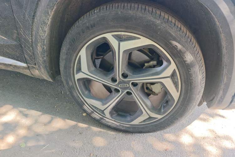 Used Geely Auto Monjaro L 2021 2.0TD DCT EVO Two-Wheel Drive Prestige Version Right Front Wheel Hub